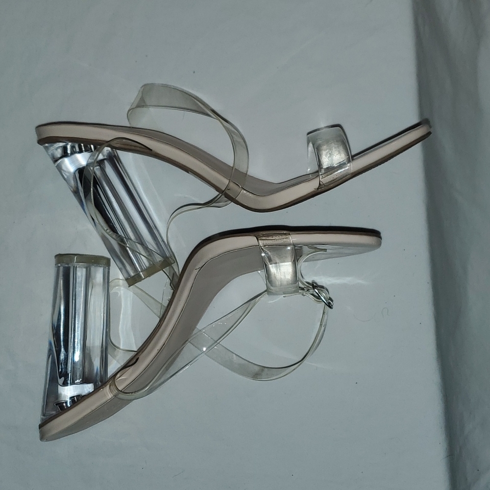 Heels 🥳 - Picture 2 of 6
